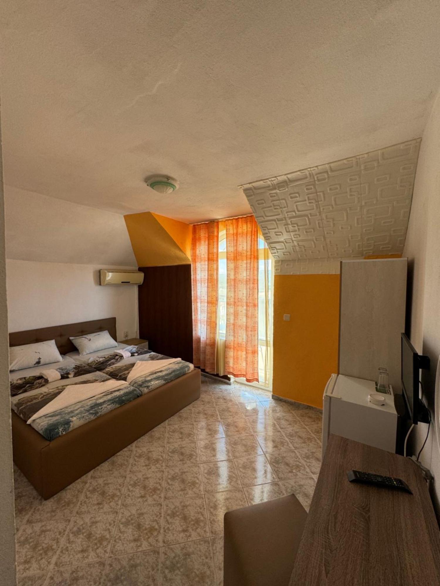 Hotel Laguna - Guest House Primorsko Eksteriør bilde