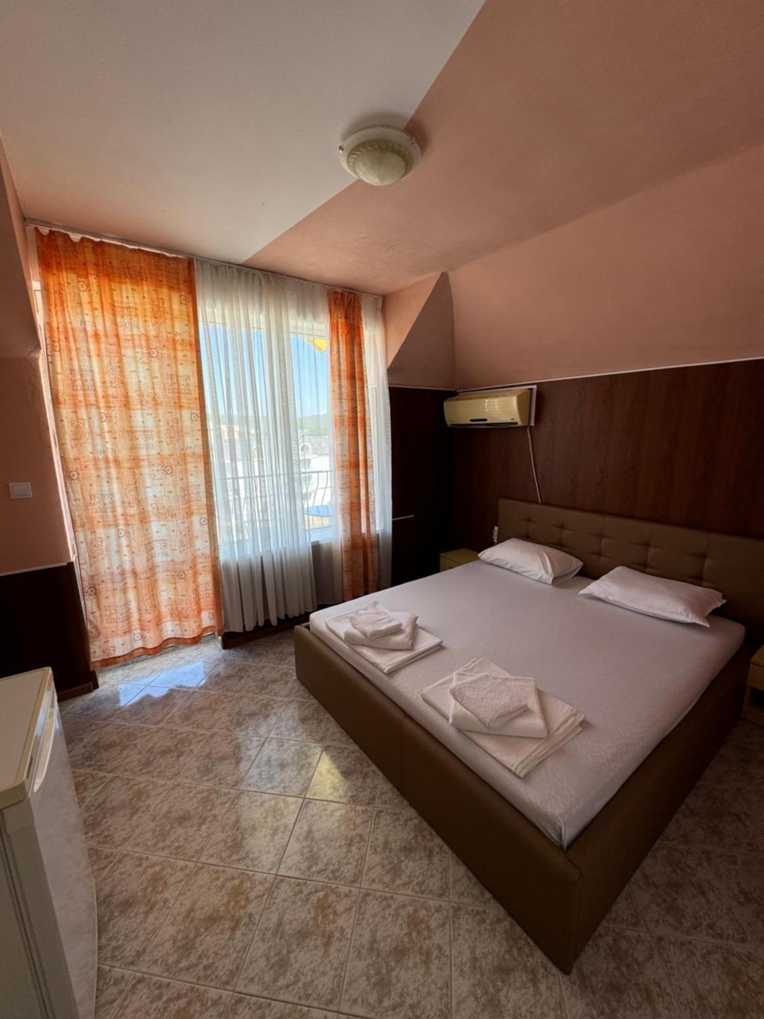 Hotel Laguna - Guest House Primorsko Eksteriør bilde
