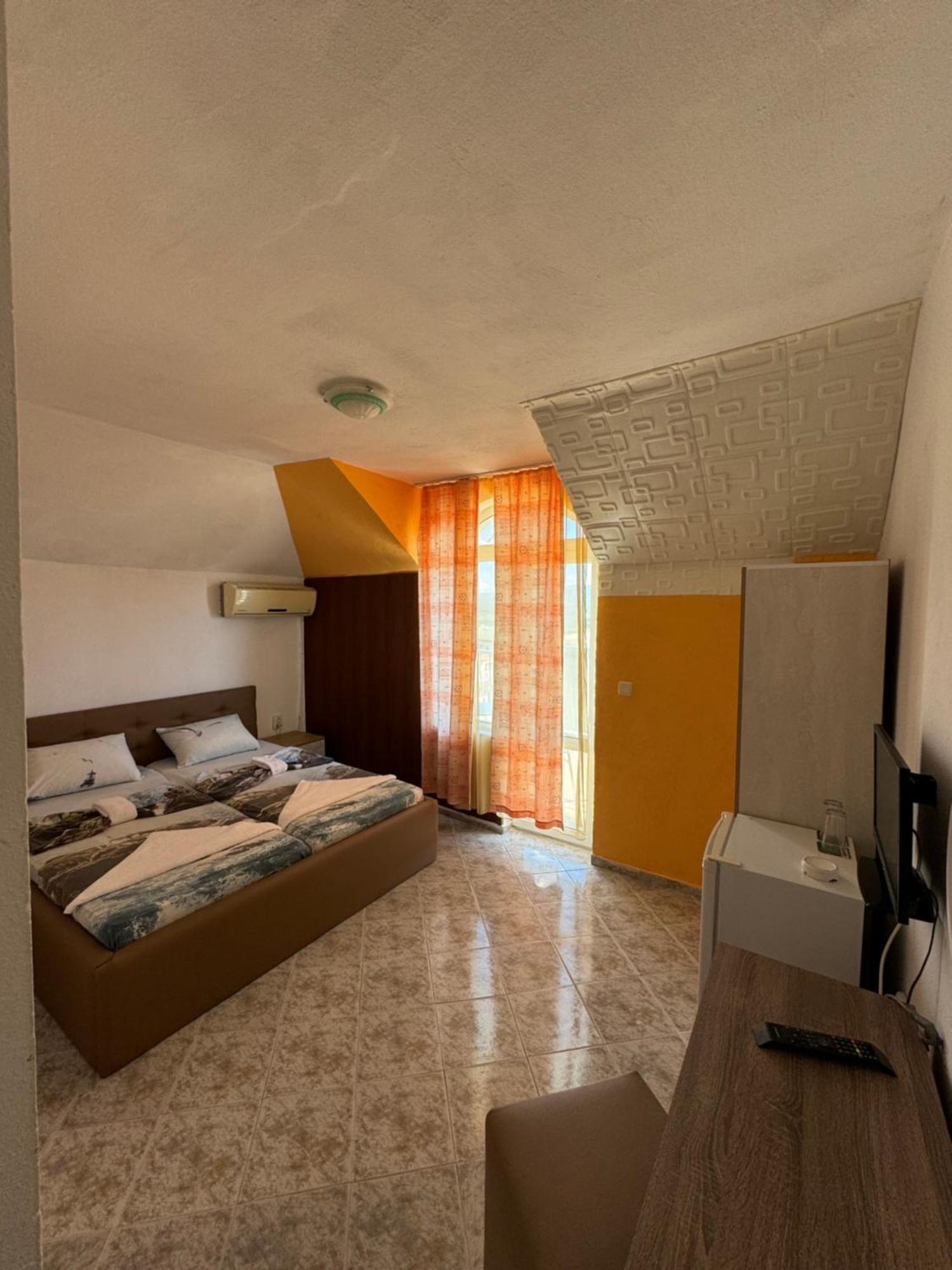 Hotel Laguna - Guest House Primorsko Eksteriør bilde